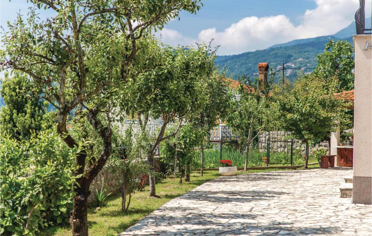 1 Bedroom Cozy Apartment In Ičići Buitenkant foto